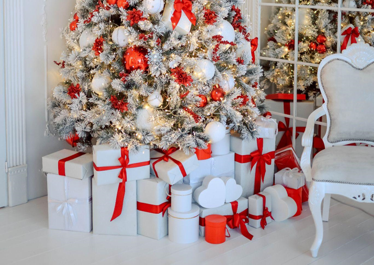 Selecting Your Green Artificial Christmas Tree